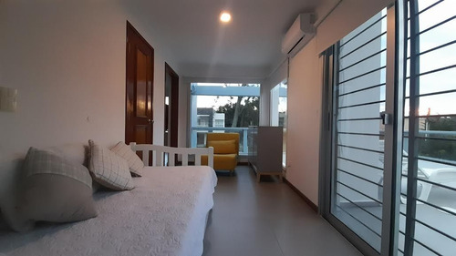 Casa En Venta Con Pileta Abierta En Rincón Del Indio, Maldonado, Uruguay.