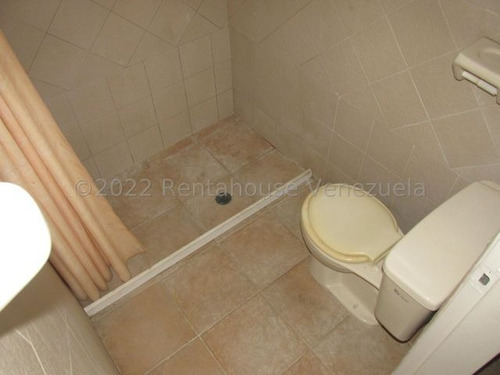 Imagen 13 de 24 de Mayerling Gonzalez Bm Vende Casa Mls #22-27882