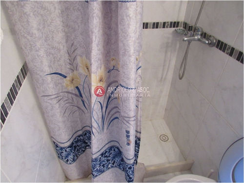 Chalet Típico De Punta Del Este, A 4 Cuadras De Playa Mansa- Ref: 6448