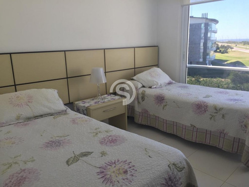 Penthouse En Playa Brava En Alquiler- Ref: 3262