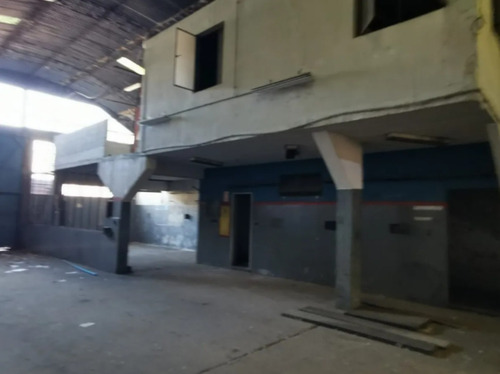 Venta Galpon Con Salida A 2 Calles De 1500 M2