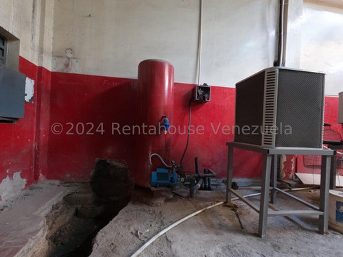 Milagros Inmuebles Edificio Venta Barquisimeto Lara Zona Centro Economica Residencial Economico Comercial Código Inmobiliaria Rent-a-house 24-21728