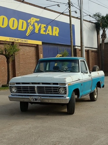 Ford F-100 Deluxe