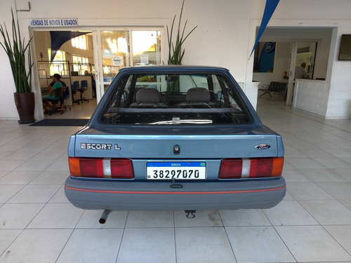 Imagem 5 de 9 de Ford Escort 1.6 L 8v Gasolina 2p Manual