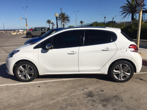 Peugeot 208 1.2t Allure 5p 2017