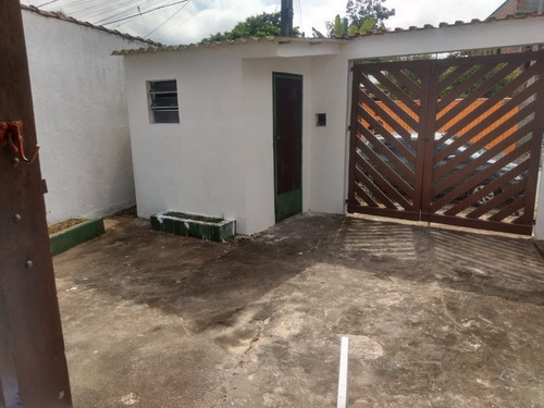 Imagem 25 de 26 de Casa Próximo À Comércios Com Área De Lazer, Piscina E Churrasqueira, No Balneário Gaivota Em Itanhaém, À 1.800 Metros Do Mar