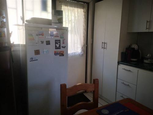Casa En Venta De 4 Dorm. En Peñalolén