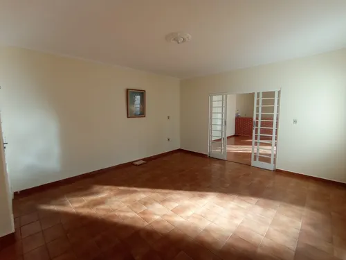 Casa Ampla Com 3 Dormitórios Em Ótimo Bairro Residencial