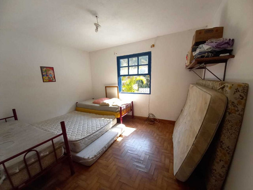 Imagem 14 de 14 de 2.300m², Casa Com 2 Dormitórios, Churrasqueira E Piscina !!