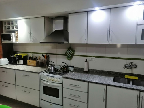 Casa Con Local A 100m. Centro Comercial Y Av. Principal!!!