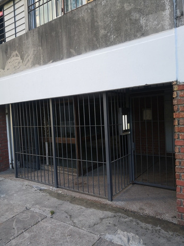 Imagen 2 de 10 de Dueño Vende O Permuta Apartamento Con Renta. Ideal Inversor.