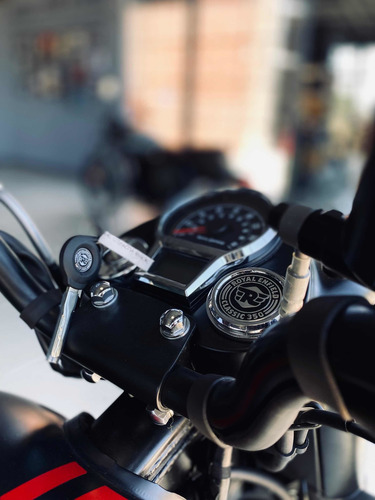 Imagen 4 de 16 de Royal Enfield Classic 350 Dark Stealth Black