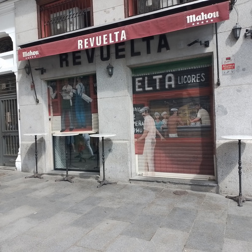 Mesa Alta De Hierro Fundido Y Mármol - Marca Madrid