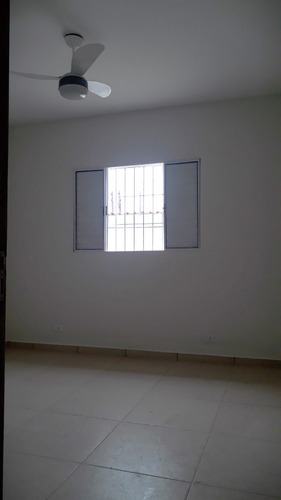 Casa Nova Com Piscina Próximo A Mercados, Escolas, Transportes...