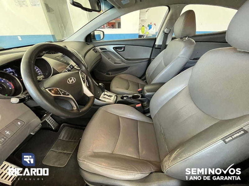 Imagem 10 de 13 de Hyundai Elantra Gls 1.8 16v Aut. 2013