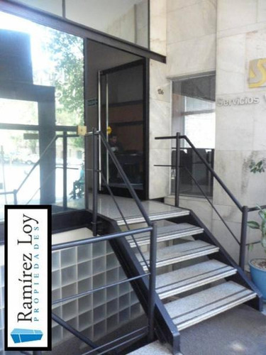 Imagen 5 de 16 de Local U Oficinas Dos Plantas Pleno Centro Con Cochera