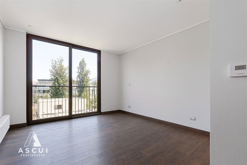Departamento En Venta De 3 Dorm. En Lo Barnechea