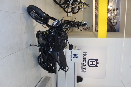 Imagen 17 de 19 de Husqvarna Svartpilen 200 0km 2023