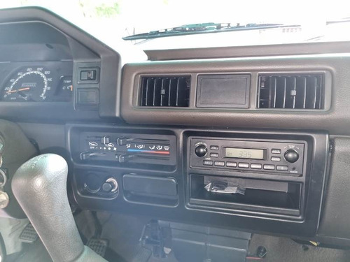Imagen 10 de 18 de Mitsubishi L300