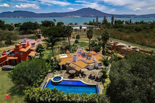Garden House En Venta En Ajijic, Jalisco.
