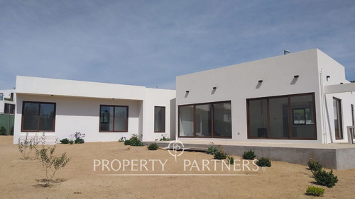 Maravillosa Casa Nueva A La Venta En Marbella