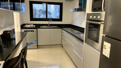 Venta De Apartamento Esquinero, Torre One I, Roosevelt, Punta Del Este.