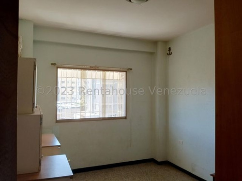 Te Lo Tengo Apartamento En Venta En Los Chaguaramos 23-22558 Mar