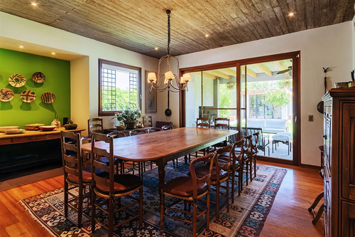 Casa En Venta De 8 Dorm. En Colina
