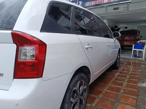 Kia Carens 2.0 Rondo Ex