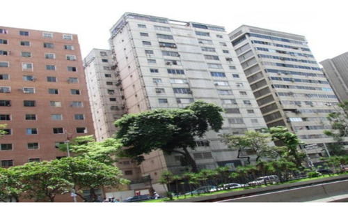 Imagen 10 de 10 de Funcional Oficina Remodelada En Venta - Urb La Campiña