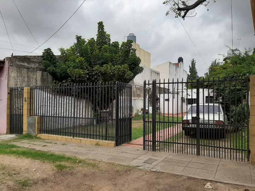 Casa A Refaccionar En Venta - Castelar Norte