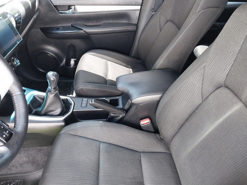 Toyota Hilux 2.8 Cd Srv 177cv 4x4