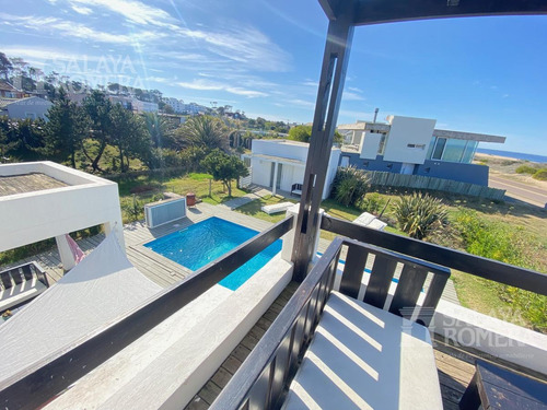 Imagen 20 de 30 de Venta: Casa 5 Dormitorios Primera Linea Montoya La Barra