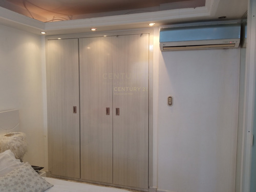 Imagen 7 de 11 de Venta De Apartamento En La Avenida La Playa, Ninfa Padilla 04141603333