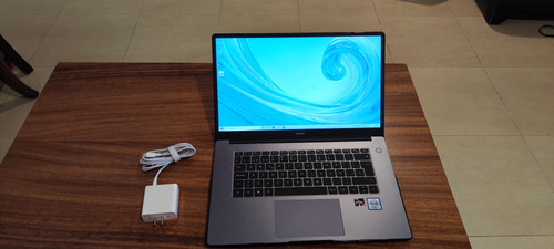 Laptop Huawei Matebook D15. 512gb Y 8gb De Memoria Ram. (Usado)