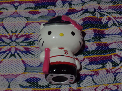 Figura Beisbol Hello Kitty Boston Redsox