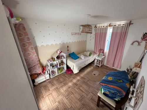 Casa De 2 Pisos, 3 Dormitorios, Patio Y Barbacoa Úrico Dueño Mercedes Soriano Barrio 33