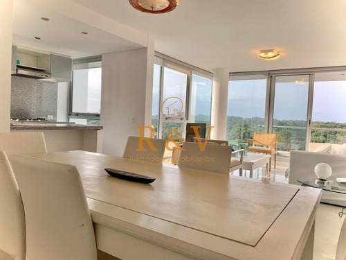 Imagen 4 de 18 de Excelente Apartamento De 2 Dormitorios A Metros De Playa Brava - Venta Y Alquiler