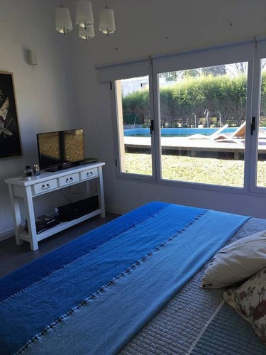 Imagen 17 de 25 de Exclusiva Casa-quinta Con Pileta - Gran Parque - 3 Amb!! Barrio 4 Robles