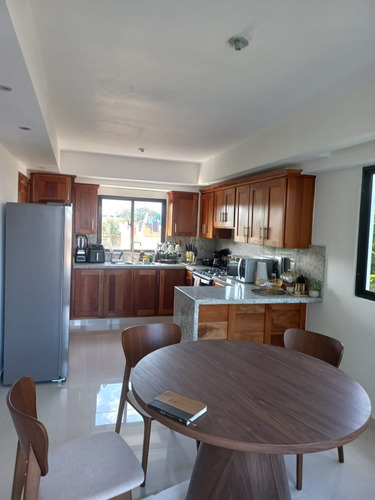 Moderno 3er Piso En Palmas De Alma Rosa , Acceso Rapido Carrertera Mella, San Vicente Y Demas ( Linea Del Metro)
