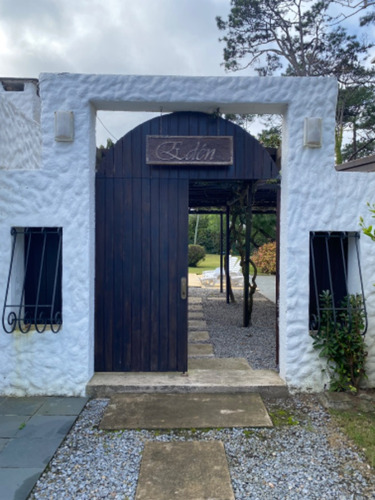 Casa En Venta De 4 Dormitorios C/ Cochera En Punta Del Este