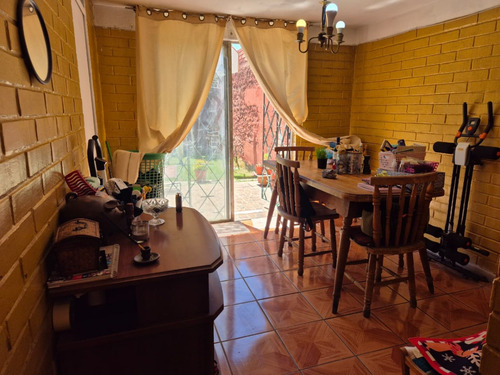 Casa Tres Pisos En Avenida Principal Ciudad Satélite - Maipú