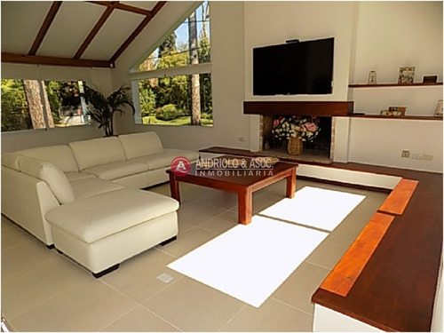Casa En Playa Mansa - Ref: 5560