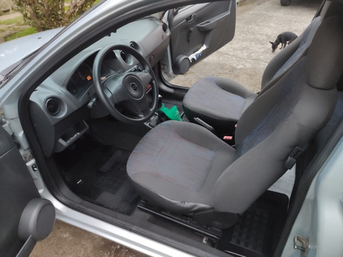 Celta Spirit Prata 1.0 3p 2010 Com Xénon Regularizado