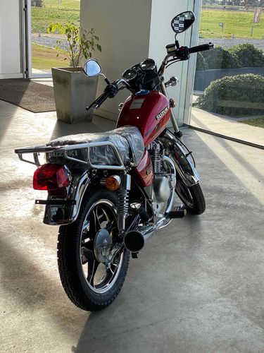Imagen 2 de 10 de Suzuki Gn125 F