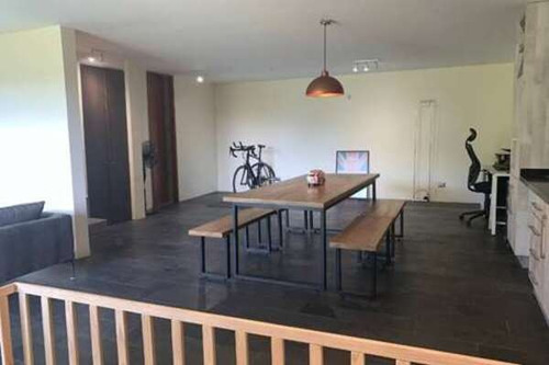 Espléndida Propiedad Con Amplio Jardín Privado.