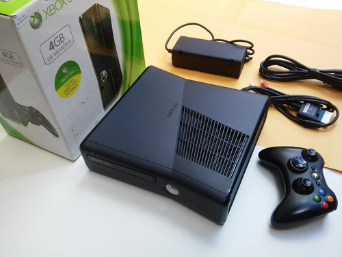 Xbox 360 4gb + Controle + Jogos + Fonte + Caixa Promoção Preto (Usado)