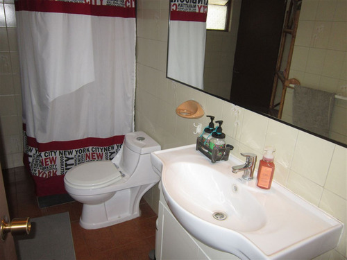 Amplio Chalet En Venta De 5 Dorm. En Los Dominícos