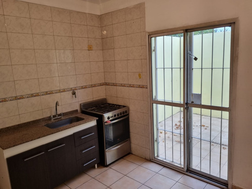 Se Vende Duplex En Bella Vista