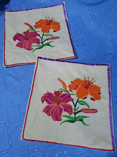 Almohadones Pintados A Mano Con Flores 38x38cm Lirios